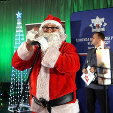 1,5 tysiąca dzieci bawiło się i uczyło bezpieczeństwa ze Świętym Mikołajem