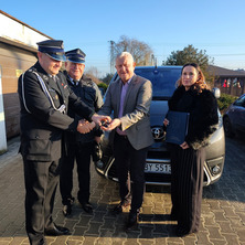 ŚDS w Nowej Wsi Wielkiej przekazał samochód Ochotniczej Straży Pożarnej